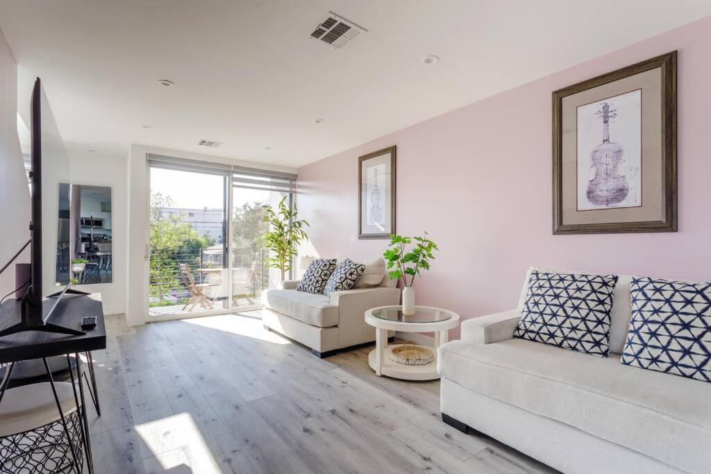 Holiday home Stunning Hollywood Townhouse With Sunny Views *