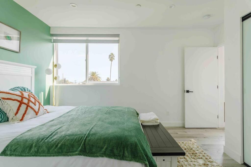Stunning Hollywood Townhouse With Sunny Views Holiday home Los Angeles